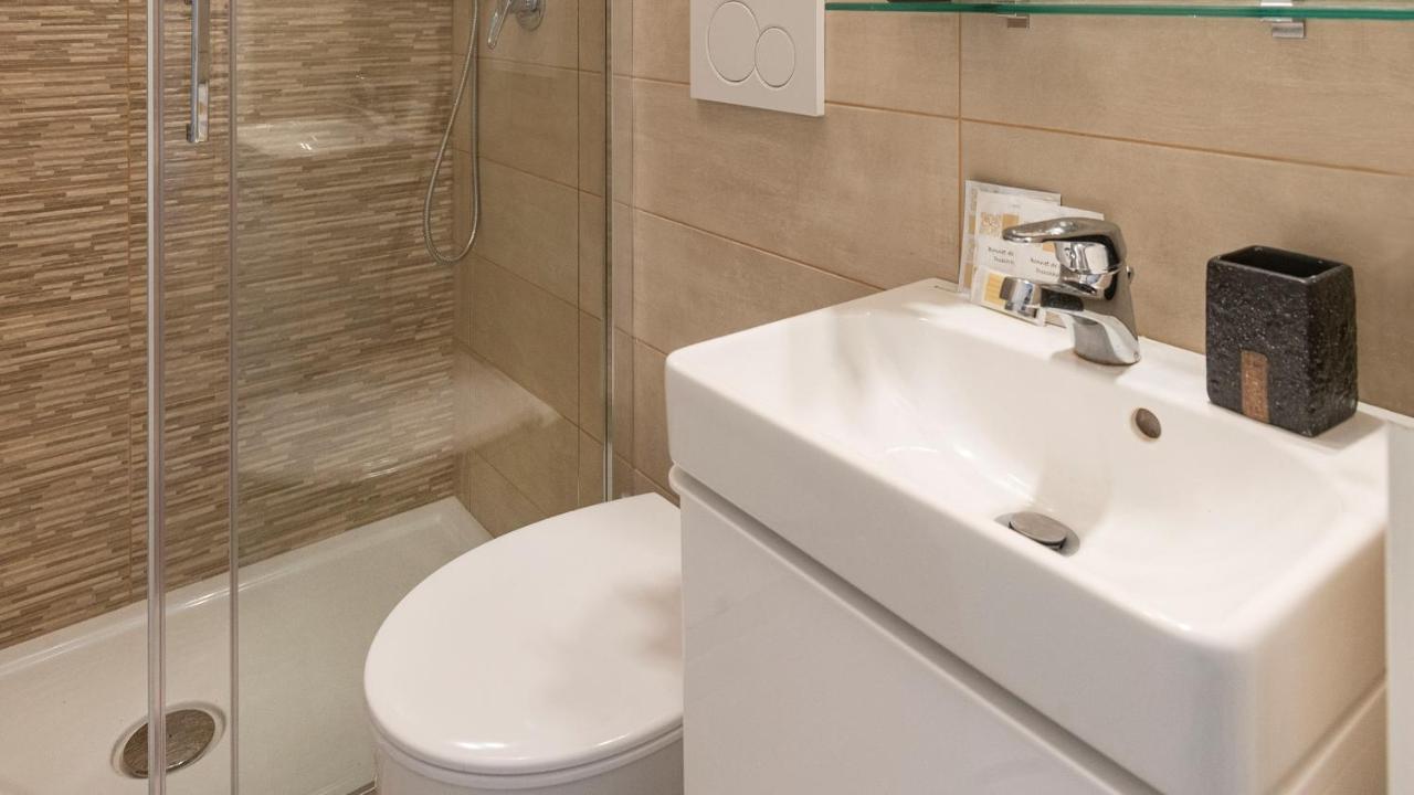 Costa 7A Apartment Alghero Bagian luar foto
